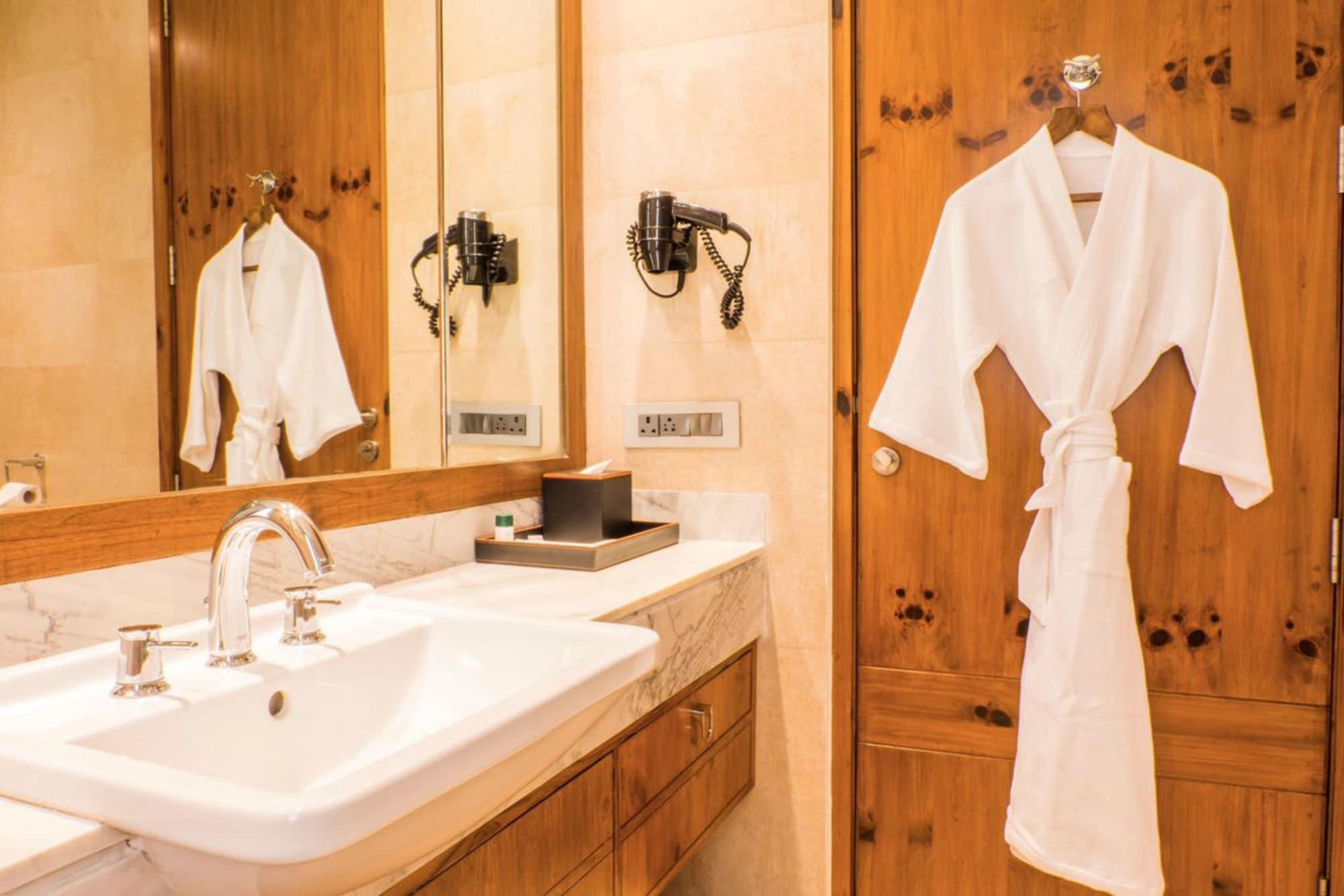 Lemon Tree Premier, Corbett Hotel Рамнагар Екстериор снимка