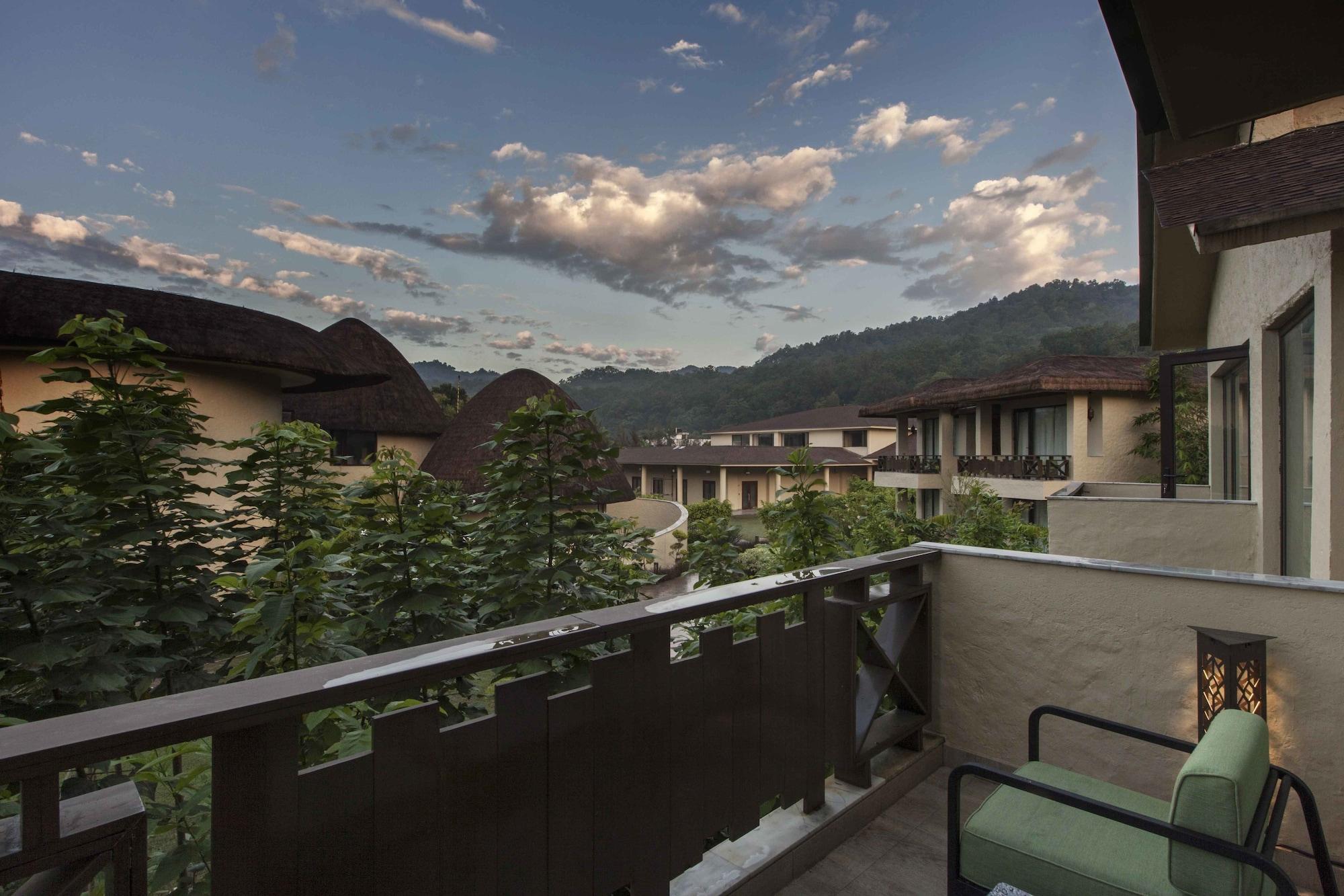 Lemon Tree Premier, Corbett Hotel Рамнагар Екстериор снимка