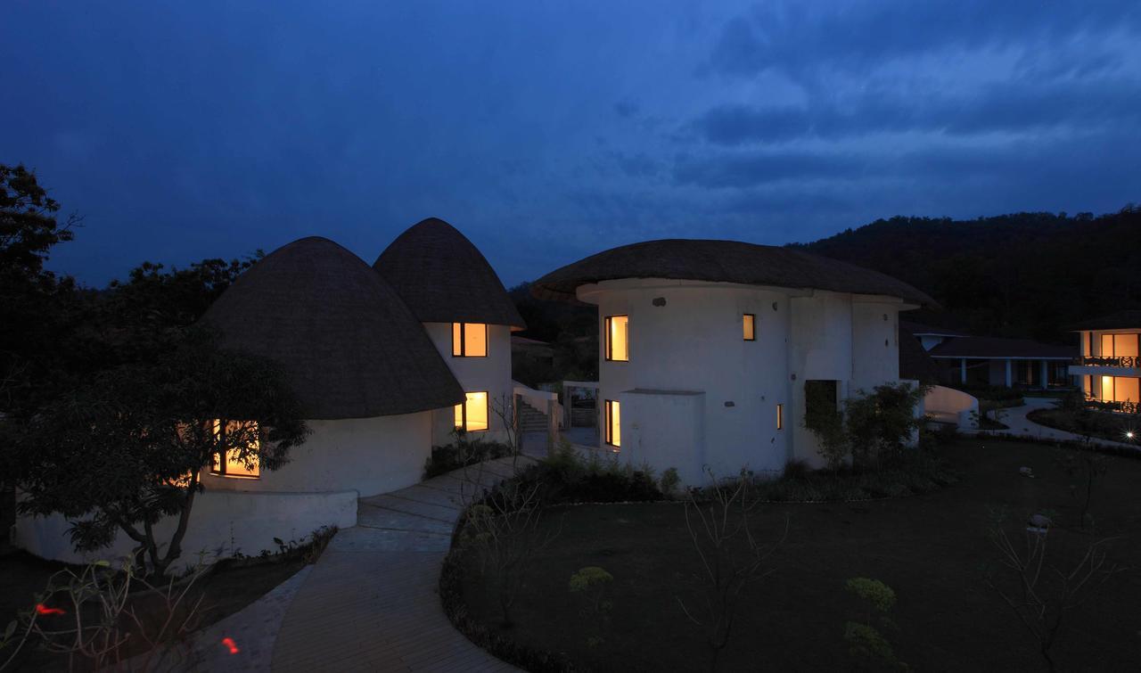 Lemon Tree Premier, Corbett Hotel Рамнагар Екстериор снимка