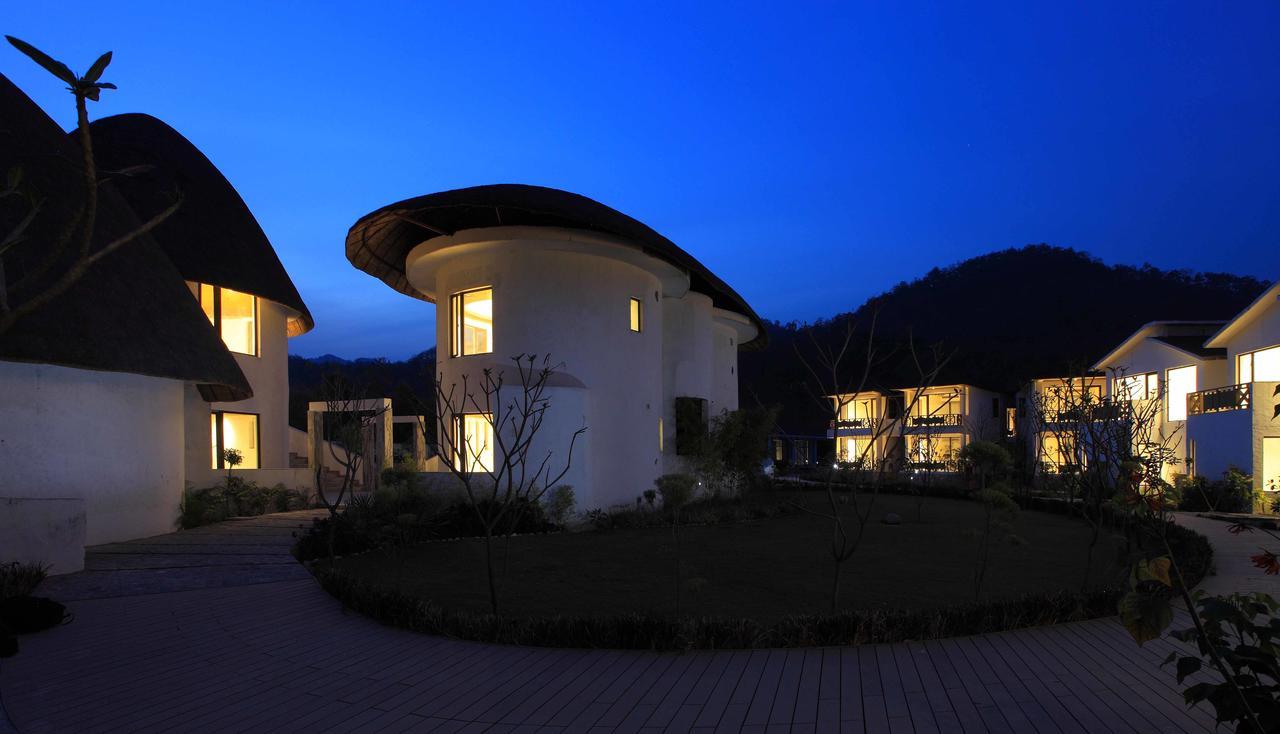 Lemon Tree Premier, Corbett Hotel Рамнагар Екстериор снимка