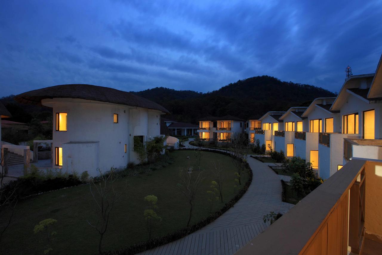 Lemon Tree Premier, Corbett Hotel Рамнагар Екстериор снимка