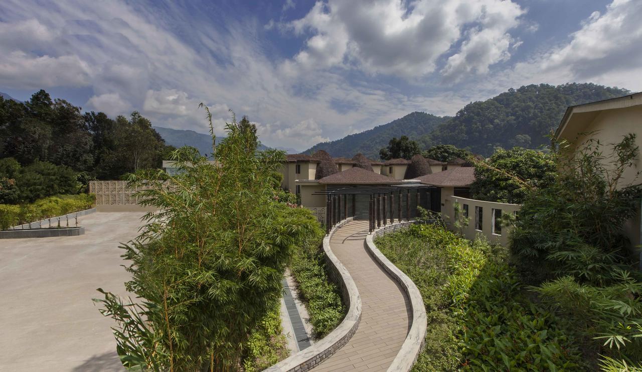 Lemon Tree Premier, Corbett Hotel Рамнагар Екстериор снимка