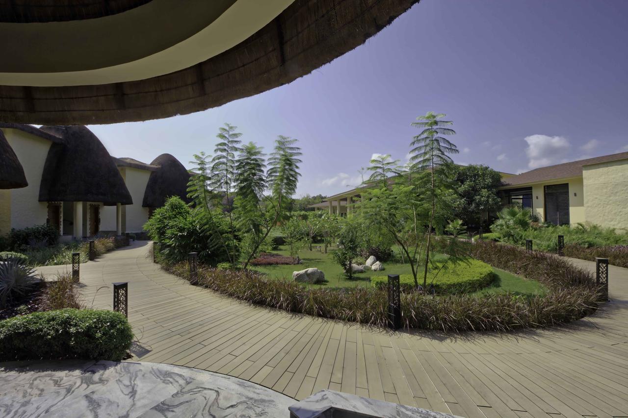 Lemon Tree Premier, Corbett Hotel Рамнагар Екстериор снимка