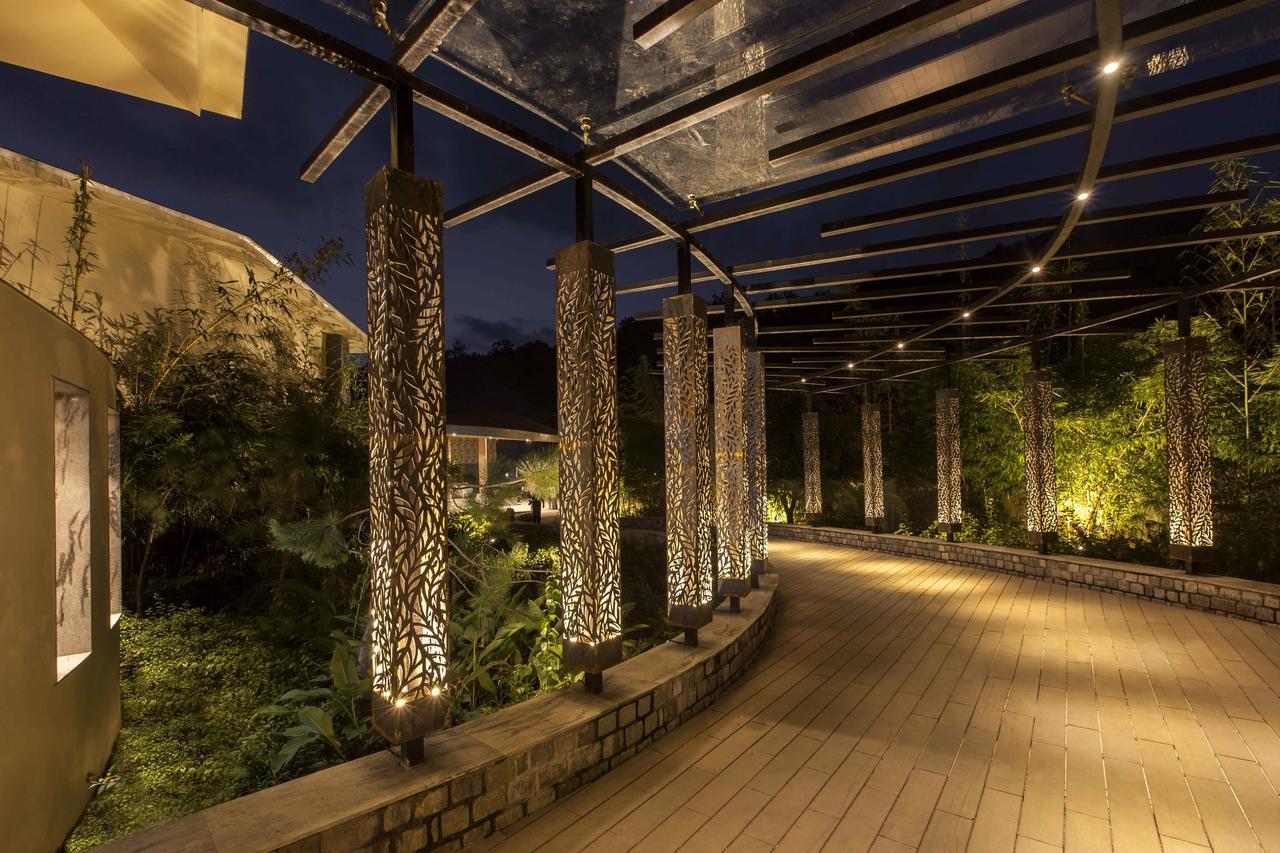 Lemon Tree Premier, Corbett Hotel Рамнагар Екстериор снимка